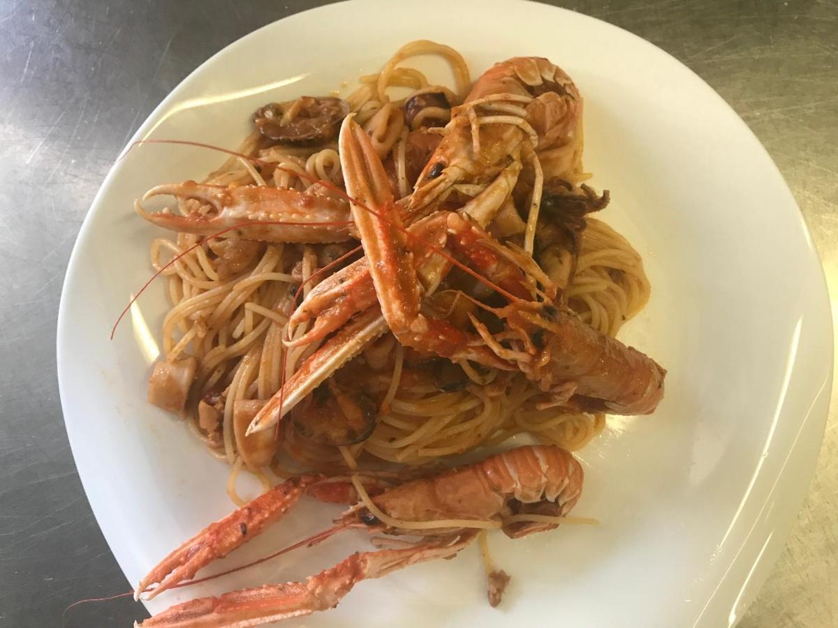 Hotel Capri ดิอาโนมารีนา ภายนอก รูปภาพ
